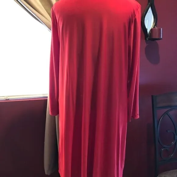 Simple and elegant red dress - Picture 5 of 5